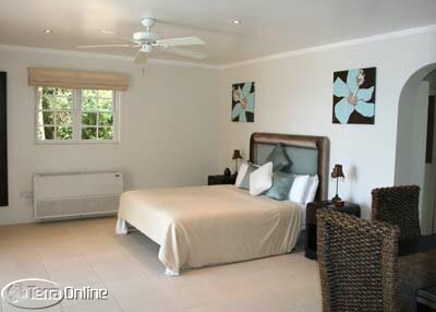 Pool house: Master suite
